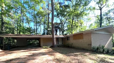 1920 Botany Dr, Tallahassee, FL 32303