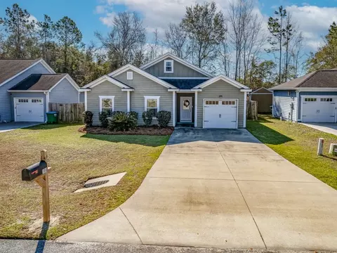 186 Carousel Cir, Crawfordville, FL 32327