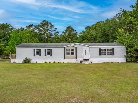 281 Greenlea Cir, Crawfordville, FL 32327