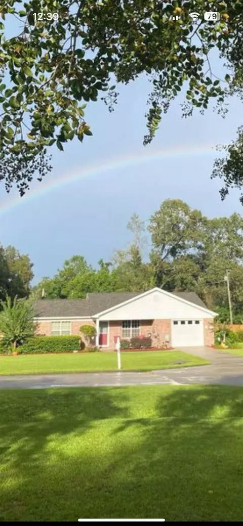 9 Eyrie Dr, Crawfordville, FL 32327