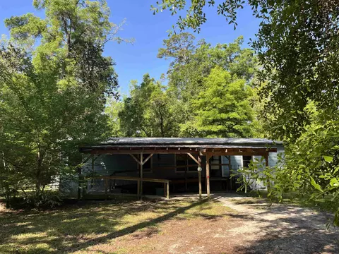 516 Hickorywood Dr, Crawfordville, FL 32327