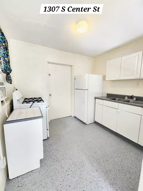Kitchen - 1124 S Orange St, Perry, FL 32348 photo 2 of 5