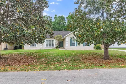 8827 Sapphire Dr, Tallahassee, FL 32309