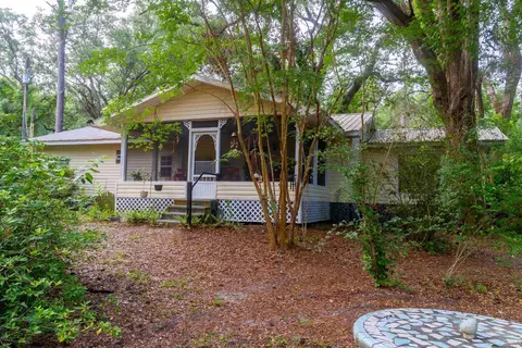 3751 NE Persimmon Dr, Pinetta, FL 32350