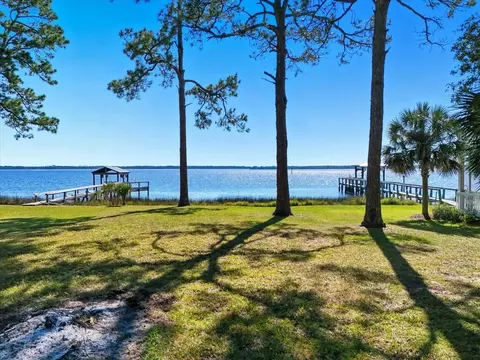 134 River Dr, Panacea, FL 32346