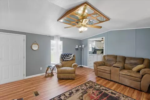 366 Bradshaw Blvd, Perry, FL 32348 photo 2