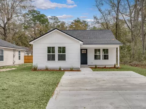17 Broken Bow Trl, Crawfordville, FL 32327