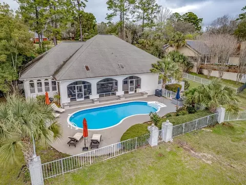 909 Summerbrooke Dr, Tallahassee, FL 32312