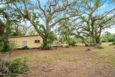 Exterior - 2851 E Dorman Peacock Rd, Perry, FL 32348 photo 6 of 10
