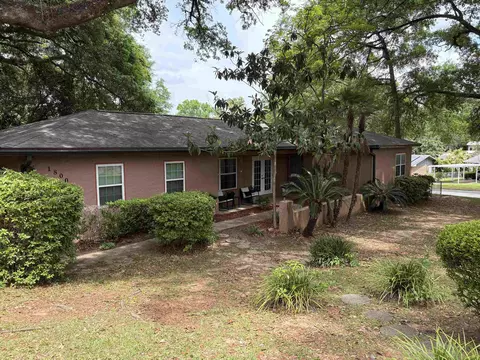 1800 Salmon Dr, Tallahassee, FL 32303