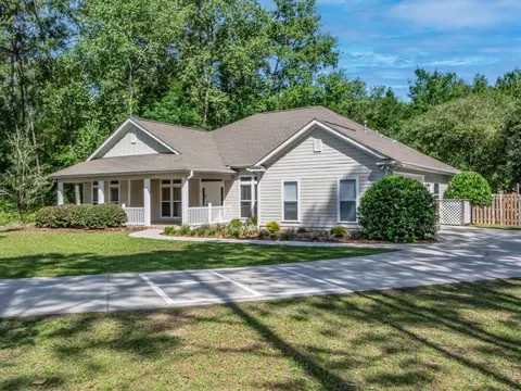 260 Sand Pine Trl, Crawfordville, FL 32327