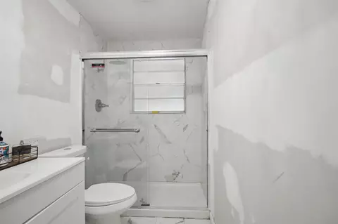 Bath - 319 Glenridge Rd, Perry, FL 32348 photo 1 of 5