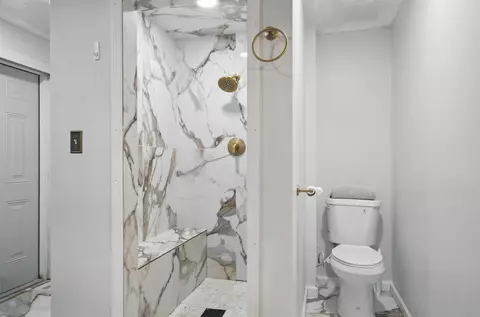 Bath - 319 Glenridge Rd, Perry, FL 32348 photo 2 of 5