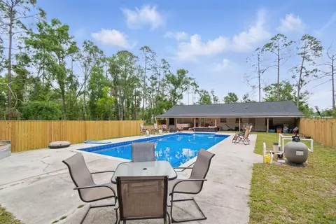 Exterior - 319 Glenridge Rd, Perry, FL 32348 photo 4 of 5