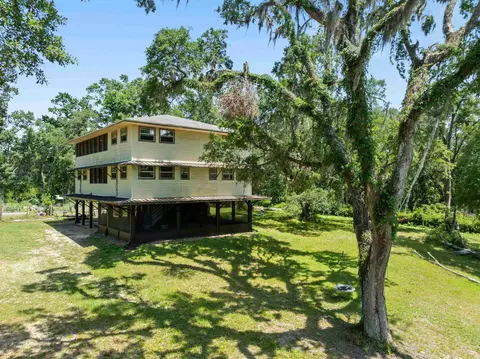 852 E Buckhorn Trl, Greenville, FL 32331