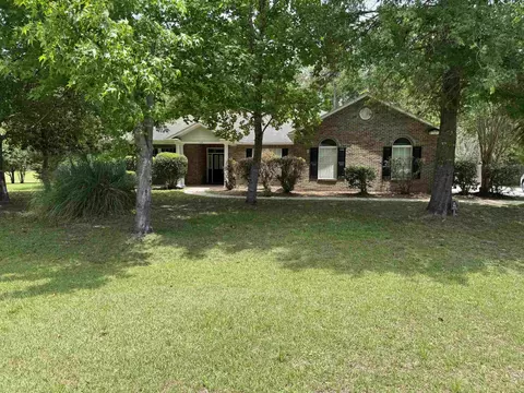 106 Parkside Cir, Crawfordville, FL 32327