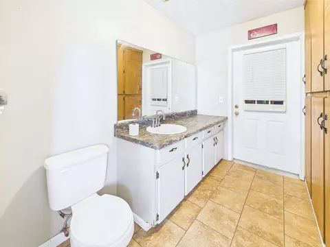 Bath - 3696 Joel Aman Rd, Perry, FL 32347 photo 3 of 4