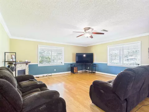 Living - 3696 Joel Aman Rd, Perry, FL 32347 photo 2 of 4