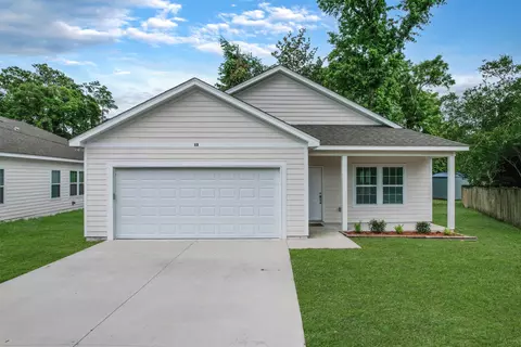 13 Cochise St, Crawfordville, FL 32327