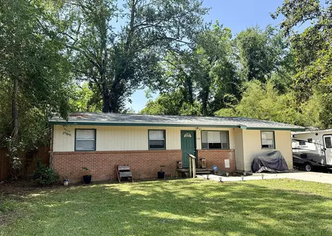 2105 Belle Vue Way, Tallahassee, FL 32304