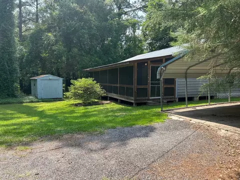 81 Kids Ln, Havana, FL 32333