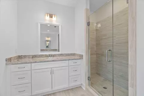 Bath - 5752 Bascom Ln, Tallahassee, FL 32309 photo 4 of 8