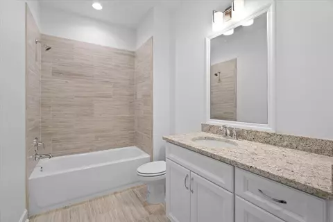 Bath - 5752 Bascom Ln, Tallahassee, FL 32309 photo 6 of 8