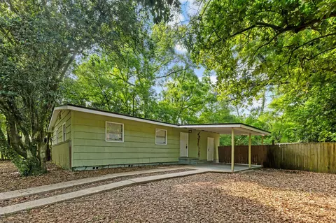 2131 Berkshire Dr, Tallahassee, FL 32304