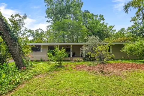 1802 W Indianhead Dr, Tallahassee, FL 32301