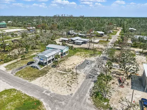 9 NE First St, Steinhatchee, FL 32359 photo 3