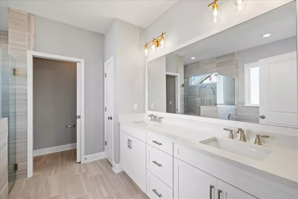 Bath - 4149 Rampart Rd, Tallahassee, FL 32317 photo 3 of 4