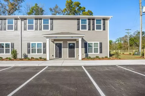 2 Montauk Cir, Crawfordville, FL 32327