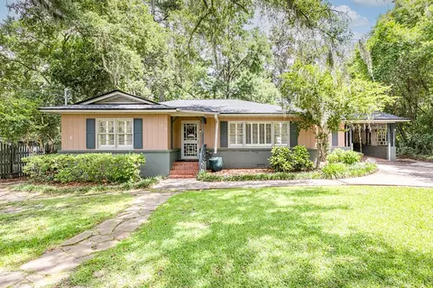 832 Governors Dr, Tallahassee, FL 32301