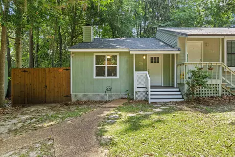 216 Parkbrook Cir, Tallahassee, FL 32301