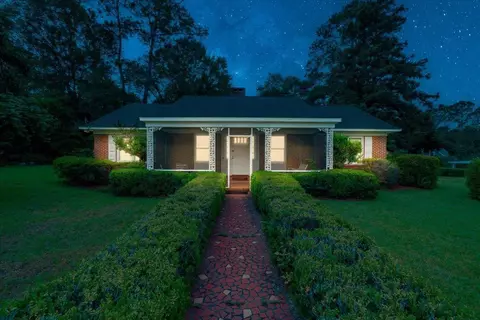 921 Forest Dr, Quincy, FL 32351