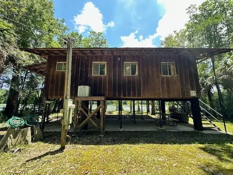 21 St Marks Rise Rd, Crawfordville, FL 32327