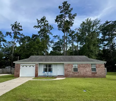 27 Pirates Cove Ln, Saint Marks, FL 32355