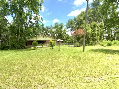 Exterior - 5581 S Sr 53, Madison, FL 32340 photo 6 of 9