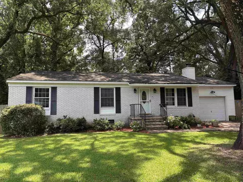 1208 Halifax Ct, Tallahassee, FL 32308