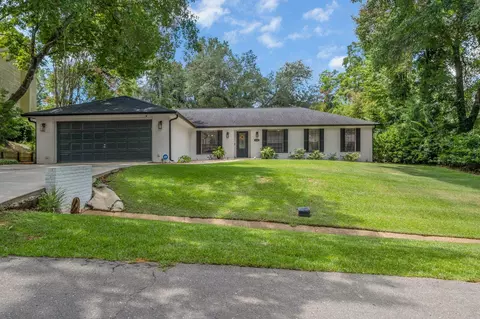 4483 Foxcroft Dr, Tallahassee, FL 32309