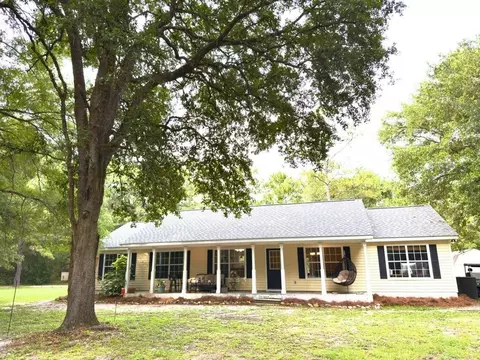 415 Hunters Trce, Crawfordville, FL 32327
