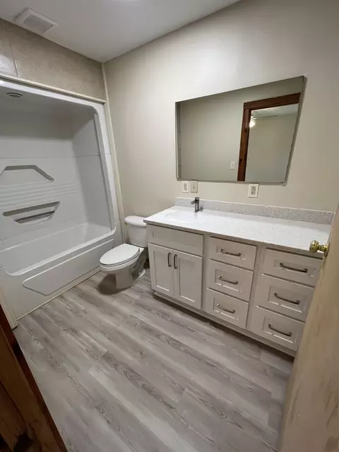 Bath - 63 Suwannee Ave, Panacea, FL 32346 photo 2 of 2