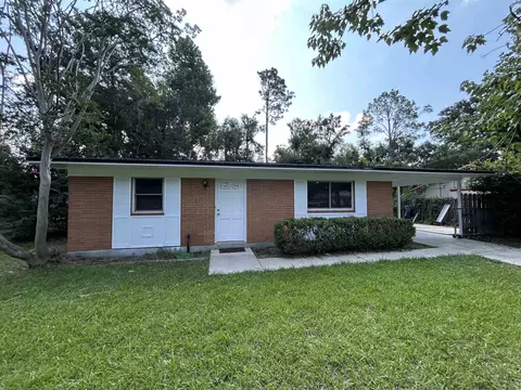 821 Essex Dr, Tallahassee, FL 32304