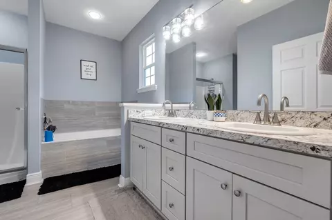 Bath - 491 Sand Pine Cir, Midway, FL 32343 photo 3 of 3