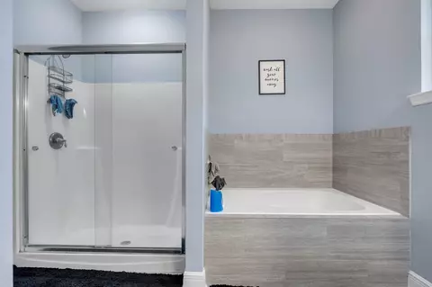 Bath - 491 Sand Pine Cir, Midway, FL 32343 photo 1 of 3