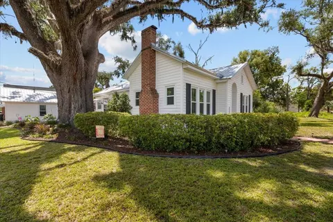 514 N Calhoun St, Perry, FL 32347