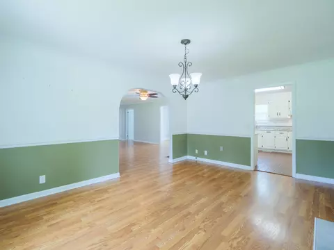 Living - 405 NW Whispering Pines Loop, Madison, FL 32340 photo 8 of 11