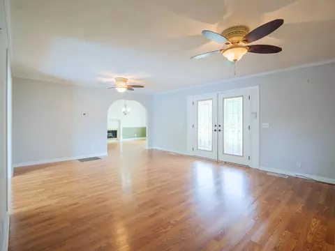 Living - 405 NW Whispering Pines Loop, Madison, FL 32340 photo 1 of 11