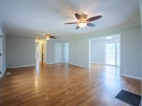 Living - 405 NW Whispering Pines Loop, Madison, FL 32340 photo 4 of 11