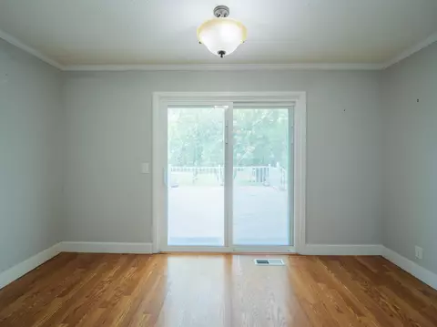 Living - 405 NW Whispering Pines Loop, Madison, FL 32340 photo 10 of 11